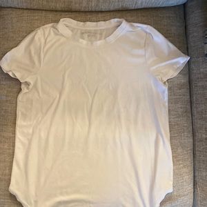 Featherweight On The Lowdown tee Beyond Yoga